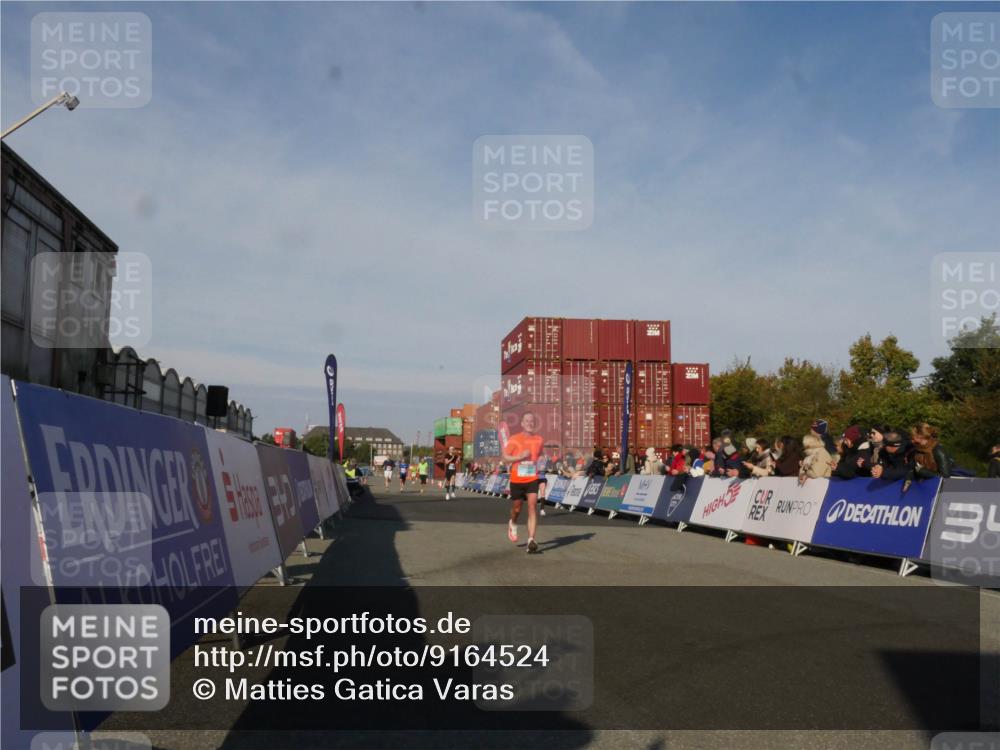 03.10.2025 - Köhlbrandbrückenlauf Matties Gatica Varas http://msf.ph/oto/9164524 03.10.2025 09:53:26 Ziel 1012, 1029, 3078, 3299, 3704 meine-sportfotos.de