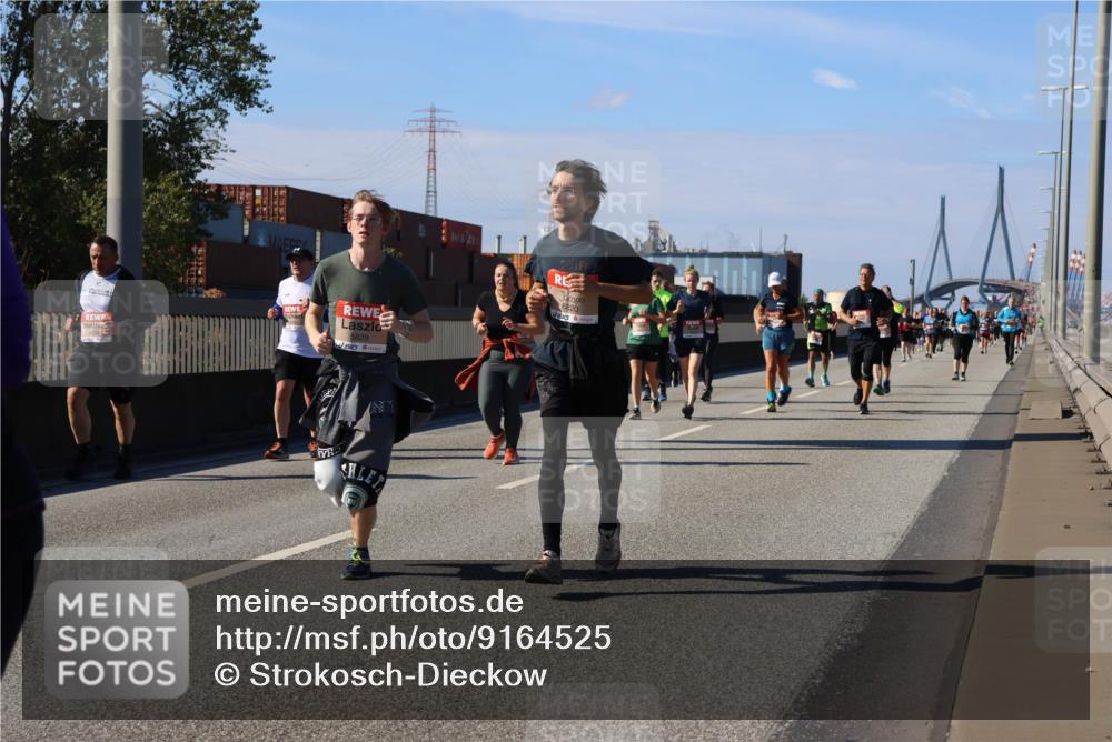 03.10.2025 - Köhlbrandbrückenlauf Strokosch-Dieckow http://msf.ph/oto/9164525 03.10.2025 13:09:22 Position 3 6118, 5829, 6820 meine-sportfotos.de