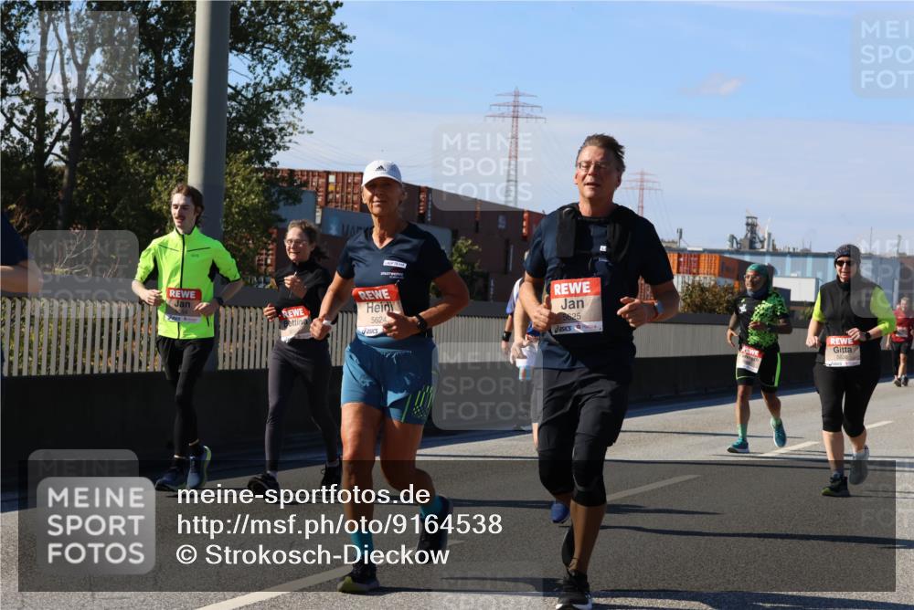 03.10.2025 - Köhlbrandbrückenlauf Strokosch-Dieckow http://msf.ph/oto/9164538 03.10.2025 13:09:29 Position 3 5624, 5625, 5620 meine-sportfotos.de