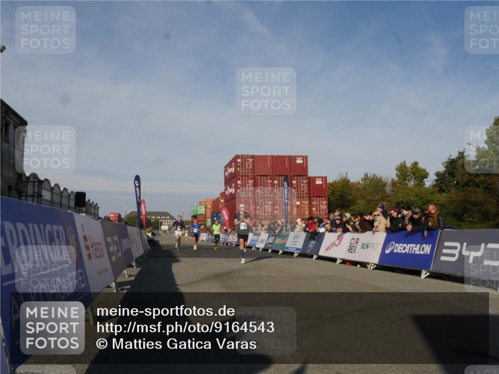03.10.2025 - Köhlbrandbrückenlauf Matties Gatica Varas http://msf.ph/oto/9164543 03.10.2025 09:53:31 Ziel 2831, 3078, 3226, 3262, 3299, 3704 meine-sportfotos.de