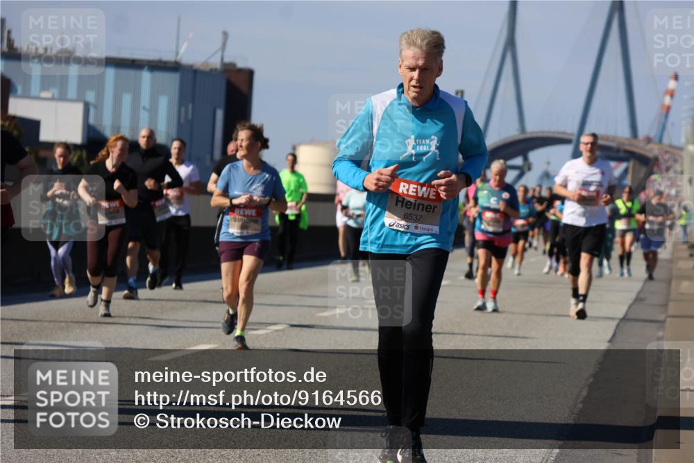 03.10.2025 - Köhlbrandbrückenlauf Strokosch-Dieckow http://msf.ph/oto/9164566 03.10.2025 13:09:39 Position 3 11, 6537 meine-sportfotos.de