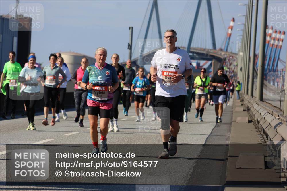 03.10.2025 - Köhlbrandbrückenlauf Strokosch-Dieckow http://msf.ph/oto/9164577 03.10.2025 13:09:45 Position 3 6243, 6242 meine-sportfotos.de