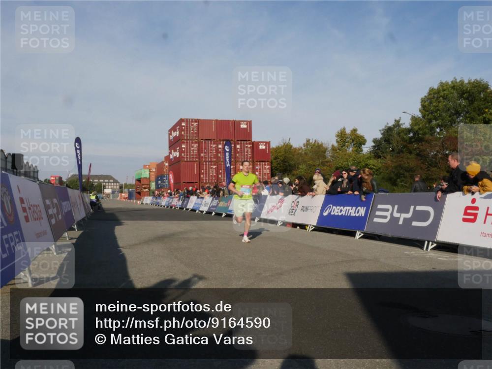 03.10.2025 - Köhlbrandbrückenlauf Matties Gatica Varas http://msf.ph/oto/9164590 03.10.2025 09:53:45 Ziel 3841 meine-sportfotos.de