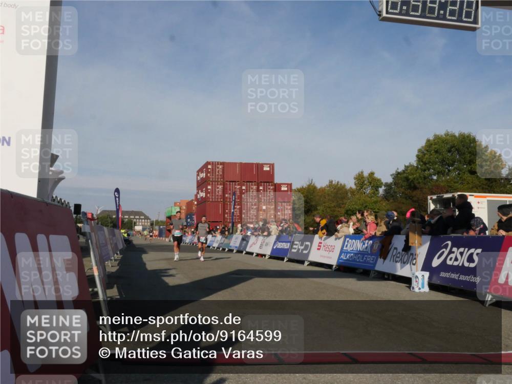03.10.2025 - Köhlbrandbrückenlauf Matties Gatica Varas http://msf.ph/oto/9164599 03.10.2025 09:54:22 Ziel 1037, 3785 meine-sportfotos.de
