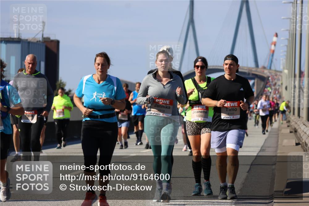 03.10.2025 - Köhlbrandbrückenlauf Strokosch-Dieckow http://msf.ph/oto/9164600 03.10.2025 13:09:59 Position 3 4218, 6223, 4141, 111, 040 meine-sportfotos.de