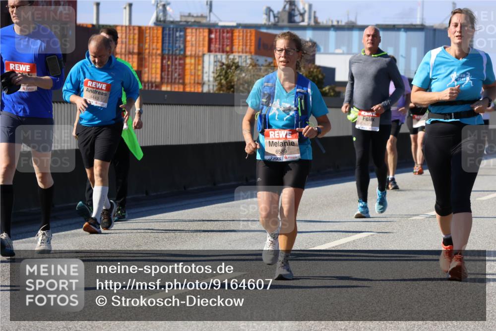 03.10.2025 - Köhlbrandbrückenlauf Strokosch-Dieckow http://msf.ph/oto/9164607 03.10.2025 13:10:01 Position 3 6375, 4443, 6539, 1 meine-sportfotos.de