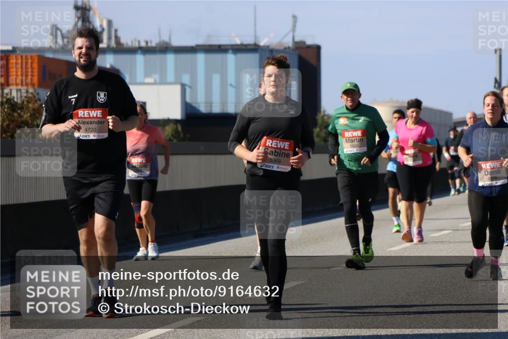 03.10.2025 - Köhlbrandbrückenlauf Strokosch-Dieckow http://msf.ph/oto/9164632 03.10.2025 13:10:19 Position 3 4720, 5369, 5621, 5318 meine-sportfotos.de