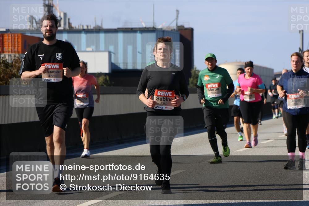 03.10.2025 - Köhlbrandbrückenlauf Strokosch-Dieckow http://msf.ph/oto/9164635 03.10.2025 13:10:19 Position 3 7, 4720, 5369, 5621, 5318 meine-sportfotos.de
