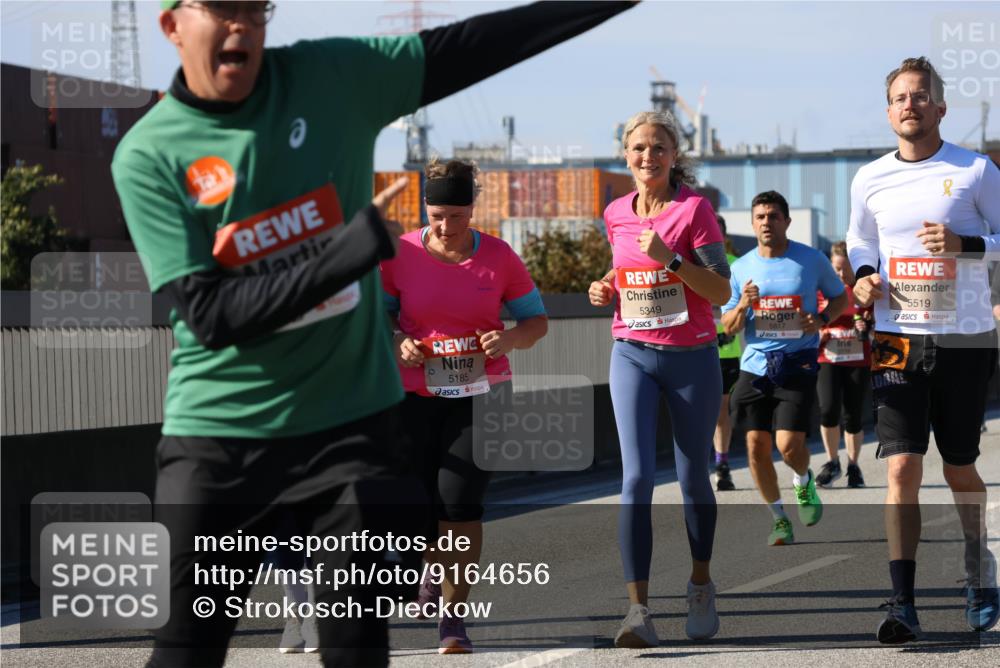 03.10.2025 - Köhlbrandbrückenlauf Strokosch-Dieckow http://msf.ph/oto/9164656 03.10.2025 13:10:28 Position 3 5185, 5349, 5817, 5519 meine-sportfotos.de