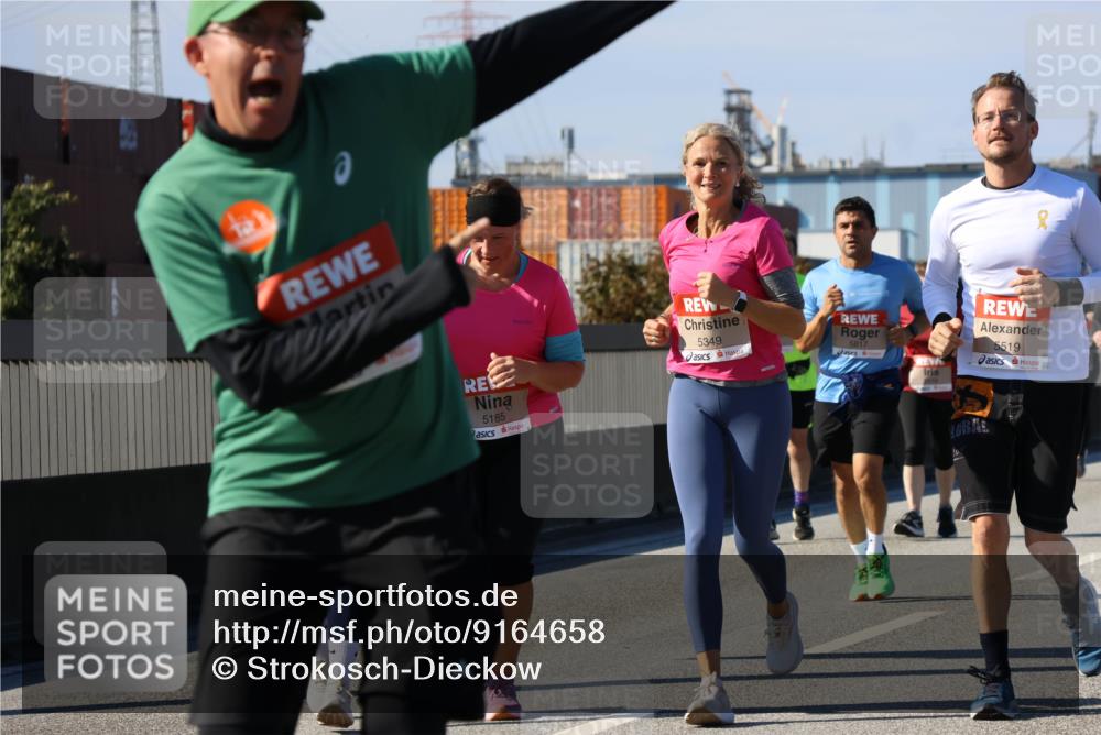 03.10.2025 - Köhlbrandbrückenlauf Strokosch-Dieckow http://msf.ph/oto/9164658 03.10.2025 13:10:28 Position 3 5185, 5349, 5817, 5519 meine-sportfotos.de
