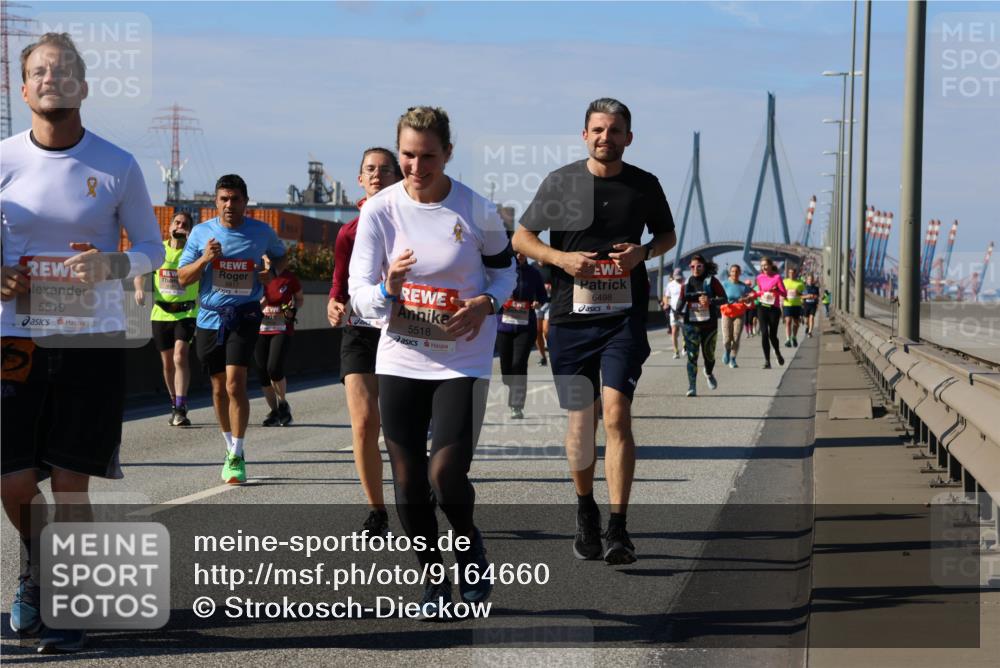 03.10.2025 - Köhlbrandbrückenlauf Strokosch-Dieckow http://msf.ph/oto/9164660 03.10.2025 13:10:31 Position 3 5519, 5518, 6498 meine-sportfotos.de