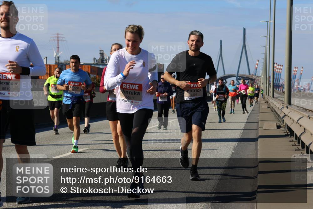 03.10.2025 - Köhlbrandbrückenlauf Strokosch-Dieckow http://msf.ph/oto/9164663 03.10.2025 13:10:31 Position 3 5519, 5518, 6498 meine-sportfotos.de