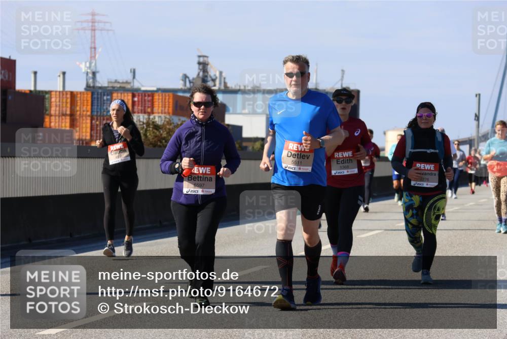 03.10.2025 - Köhlbrandbrückenlauf Strokosch-Dieckow http://msf.ph/oto/9164672 03.10.2025 13:10:36 Position 3 200, 6597, 5511, 5368, 5276 meine-sportfotos.de
