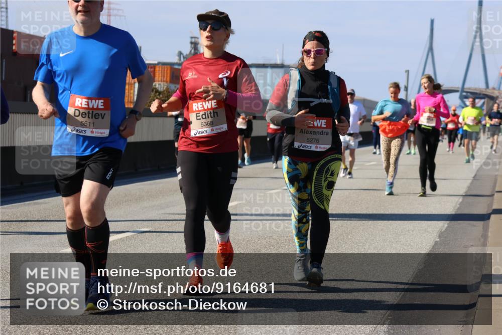 03.10.2025 - Köhlbrandbrückenlauf Strokosch-Dieckow http://msf.ph/oto/9164681 03.10.2025 13:10:39 Position 3 5511, 5368, 5276 meine-sportfotos.de
