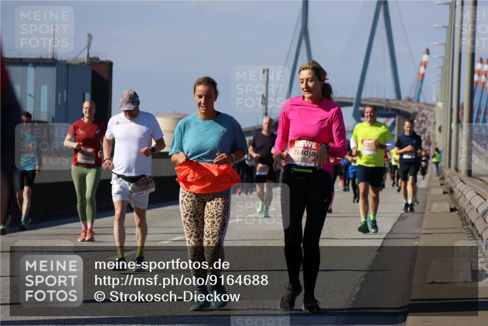 03.10.2025 - Köhlbrandbrückenlauf Strokosch-Dieckow http://msf.ph/oto/9164688 03.10.2025 13:10:41 Position 3 4459, 5161, 6310 meine-sportfotos.de