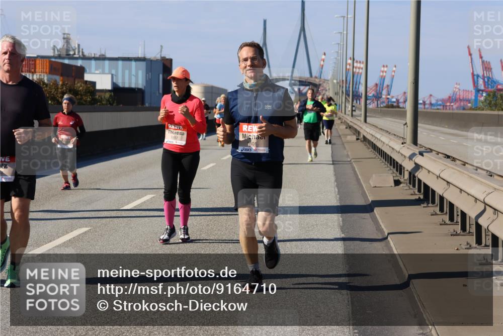 03.10.2025 - Köhlbrandbrückenlauf Strokosch-Dieckow http://msf.ph/oto/9164710 03.10.2025 13:10:59 Position 3 5157, 5601 meine-sportfotos.de