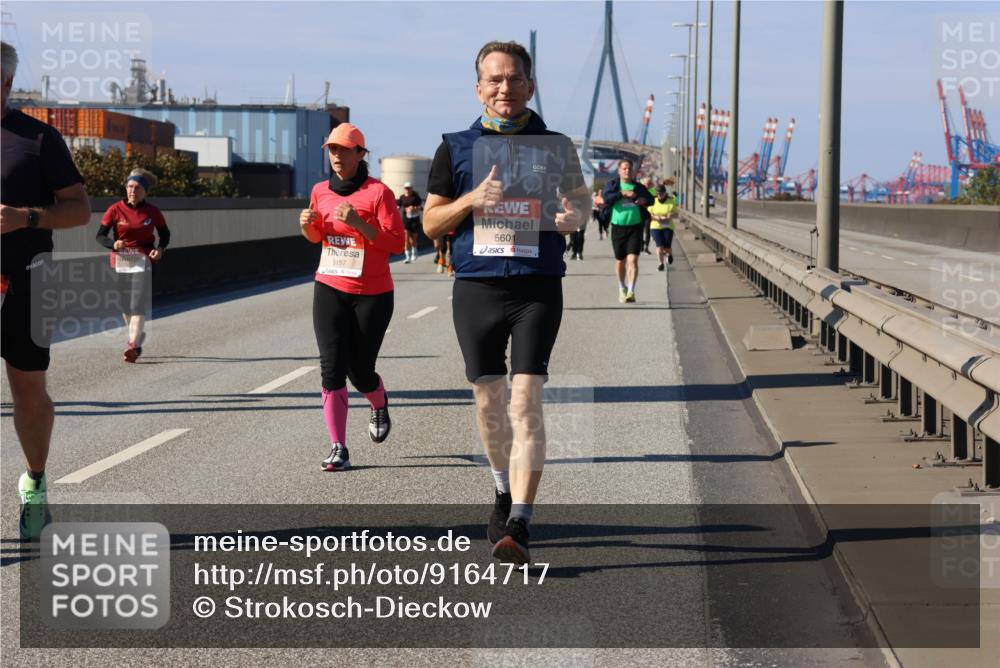 03.10.2025 - Köhlbrandbrückenlauf Strokosch-Dieckow http://msf.ph/oto/9164717 03.10.2025 13:10:59 Position 3 5157, 5601 meine-sportfotos.de