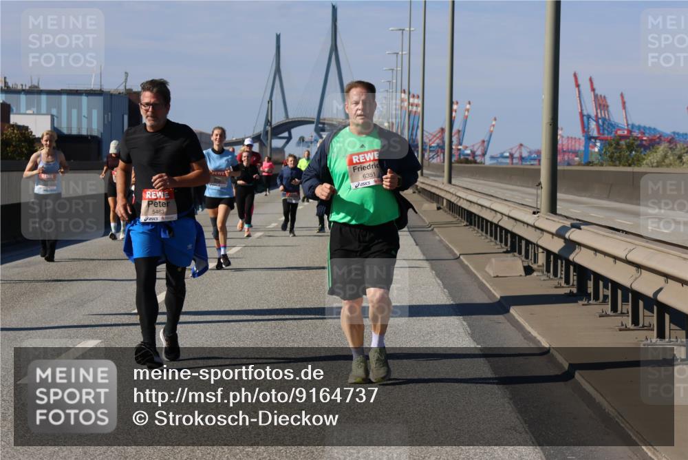 03.10.2025 - Köhlbrandbrückenlauf Strokosch-Dieckow http://msf.ph/oto/9164737 03.10.2025 13:11:08 Position 3 5463, 6351 meine-sportfotos.de