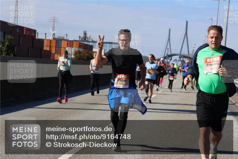 03.10.2025 - Köhlbrandbrückenlauf Strokosch-Dieckow http://msf.ph/oto/9164748 03.10.2025 13:11:10 Position 3 5463, 6351 meine-sportfotos.de