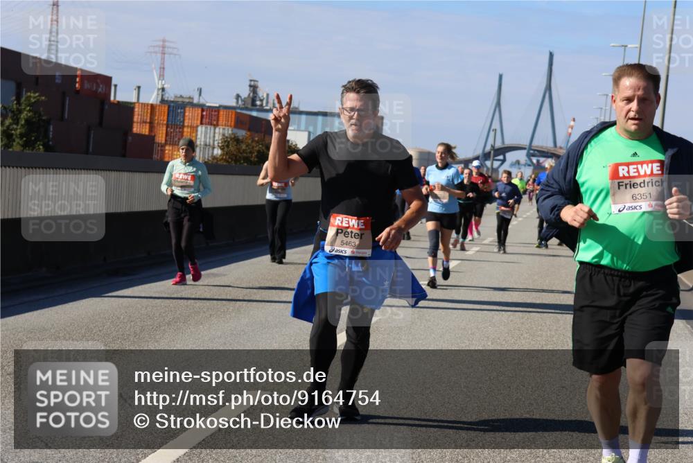 03.10.2025 - Köhlbrandbrückenlauf Strokosch-Dieckow http://msf.ph/oto/9164754 03.10.2025 13:11:10 Position 3 5463, 6351 meine-sportfotos.de