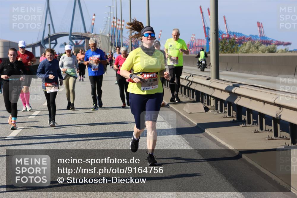 03.10.2025 - Köhlbrandbrückenlauf Strokosch-Dieckow http://msf.ph/oto/9164756 03.10.2025 13:11:14 Position 3 4985 meine-sportfotos.de