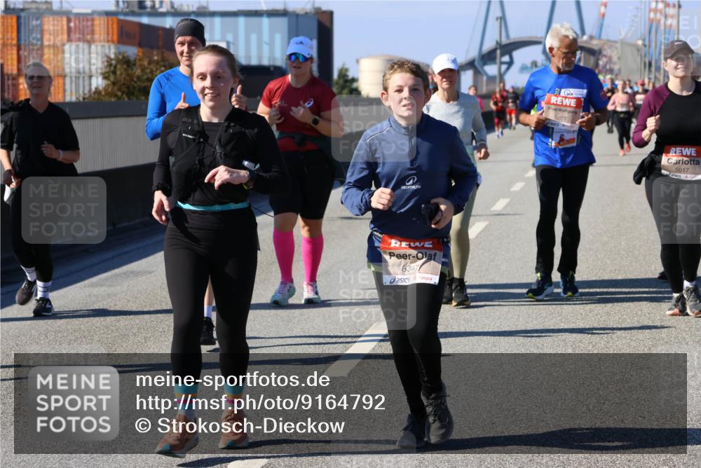 03.10.2025 - Köhlbrandbrückenlauf Strokosch-Dieckow http://msf.ph/oto/9164792 03.10.2025 13:11:18 Position 3 6347, 5077, 5017 meine-sportfotos.de
