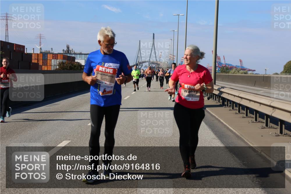 03.10.2025 - Köhlbrandbrückenlauf Strokosch-Dieckow http://msf.ph/oto/9164816 03.10.2025 13:11:24 Position 3 5077, 5074 meine-sportfotos.de