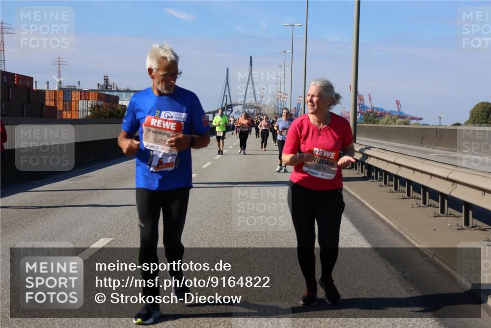 03.10.2025 - Köhlbrandbrückenlauf Strokosch-Dieckow http://msf.ph/oto/9164822 03.10.2025 13:11:24 Position 3 5077, 5074 meine-sportfotos.de