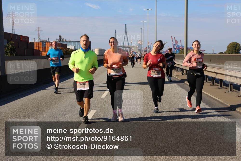 03.10.2025 - Köhlbrandbrückenlauf Strokosch-Dieckow http://msf.ph/oto/9164861 03.10.2025 13:11:35 Position 3 6287, 5354, 4948, 515 meine-sportfotos.de