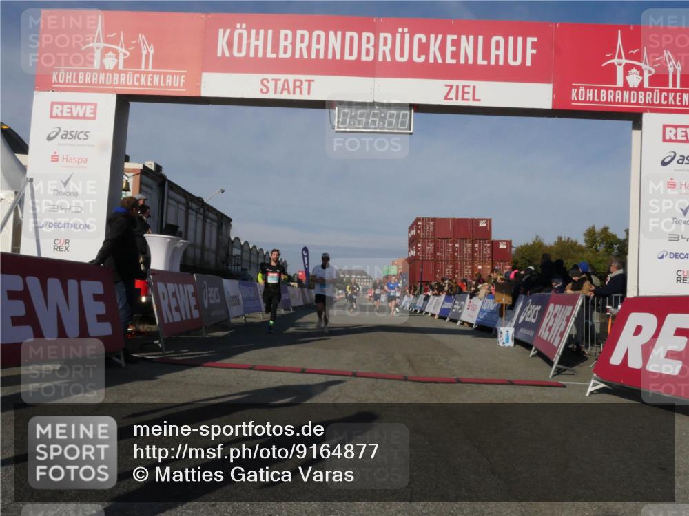03.10.2025 - Köhlbrandbrückenlauf Matties Gatica Varas http://msf.ph/oto/9164877 03.10.2025 09:56:02 Ziel 1020, 1036, 1095, 1224, 3143, 3181, 3332, 3494 meine-sportfotos.de