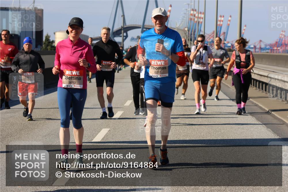 03.10.2025 - Köhlbrandbrückenlauf Strokosch-Dieckow http://msf.ph/oto/9164884 03.10.2025 13:11:49 Position 3 6146, 6093, 6215 meine-sportfotos.de