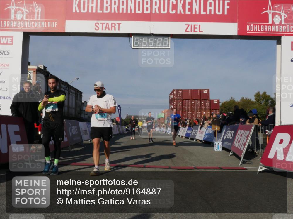 03.10.2025 - Köhlbrandbrückenlauf Matties Gatica Varas http://msf.ph/oto/9164887 03.10.2025 09:56:04 Ziel 1020, 1036, 1095, 3143, 3181, 3223, 3249, 3332, 3494 meine-sportfotos.de