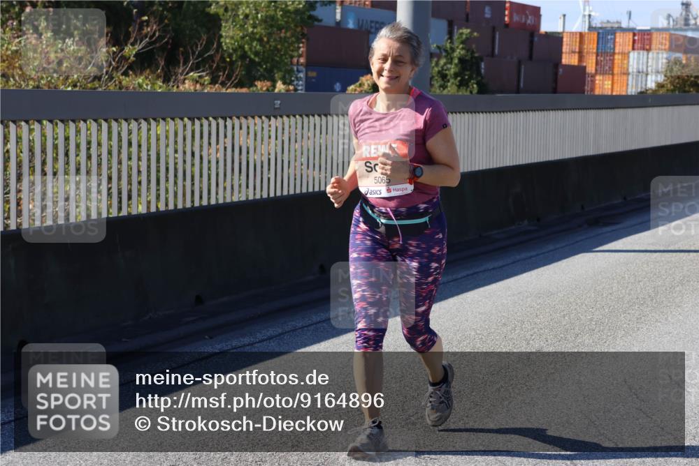 03.10.2025 - Köhlbrandbrückenlauf Strokosch-Dieckow http://msf.ph/oto/9164896 03.10.2025 13:11:51 Position 3 5065 meine-sportfotos.de