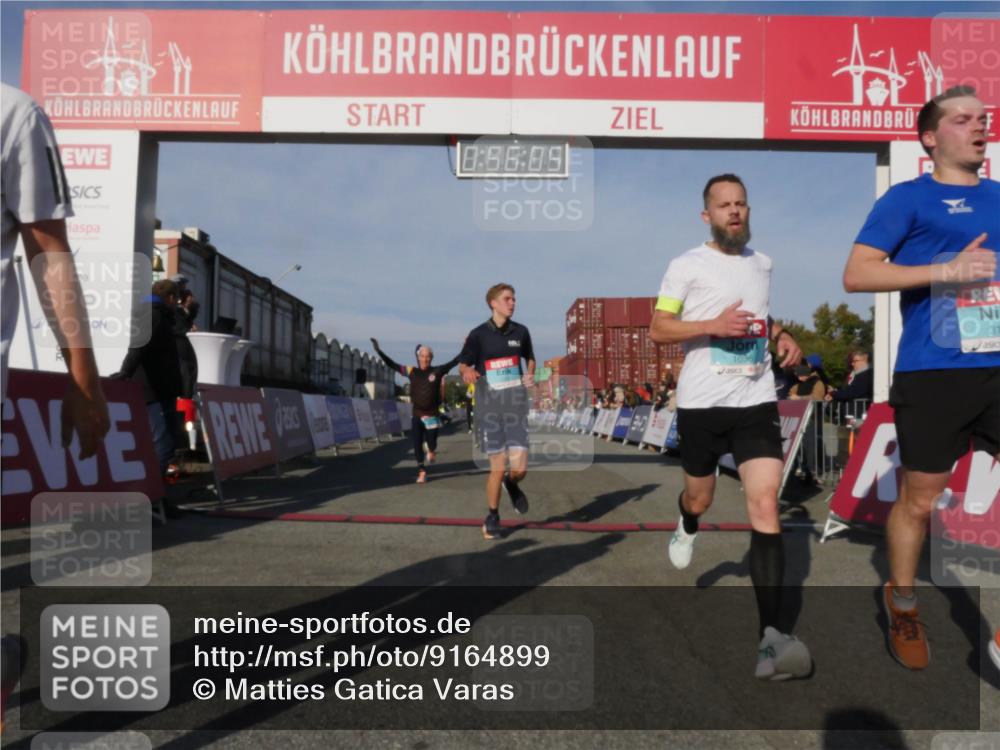 03.10.2025 - Köhlbrandbrückenlauf Matties Gatica Varas http://msf.ph/oto/9164899 03.10.2025 09:56:07 Ziel 1020, 1095, 1230, 3143, 3223, 3249, 3332, 3593, 3834 meine-sportfotos.de
