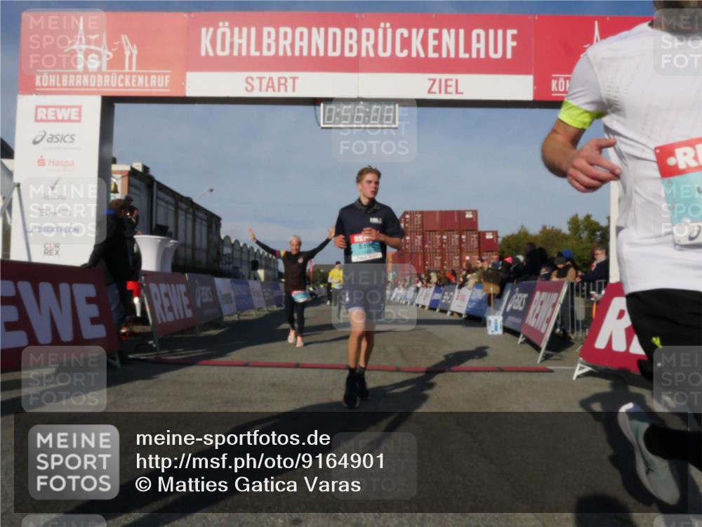 03.10.2025 - Köhlbrandbrückenlauf Matties Gatica Varas http://msf.ph/oto/9164901 03.10.2025 09:56:08 Ziel 1020, 1095, 1230, 3223, 3249, 3332, 3593, 3834 meine-sportfotos.de