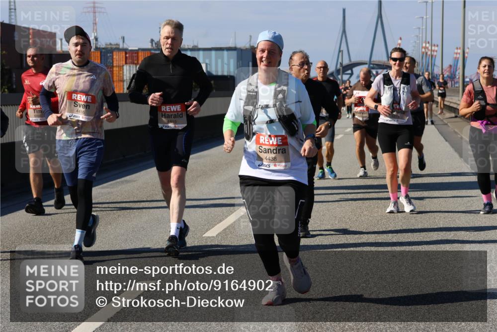 03.10.2025 - Köhlbrandbrückenlauf Strokosch-Dieckow http://msf.ph/oto/9164902 03.10.2025 13:11:55 Position 3 6460, 4416, 4415, 4438 meine-sportfotos.de