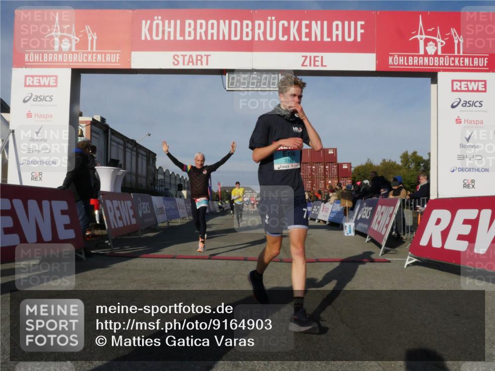03.10.2025 - Köhlbrandbrückenlauf Matties Gatica Varas http://msf.ph/oto/9164903 03.10.2025 09:56:08 Ziel 1020, 1095, 1230, 3223, 3249, 3332, 3593, 3834 meine-sportfotos.de