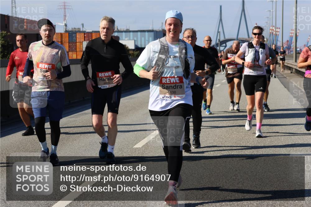 03.10.2025 - Köhlbrandbrückenlauf Strokosch-Dieckow http://msf.ph/oto/9164907 03.10.2025 13:11:55 Position 3 44, 4415, 4438, 5273 meine-sportfotos.de