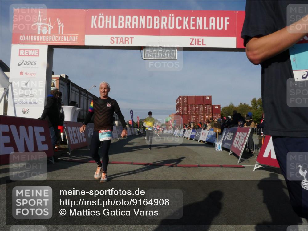 03.10.2025 - Köhlbrandbrückenlauf Matties Gatica Varas http://msf.ph/oto/9164908 03.10.2025 09:56:09 Ziel 1095, 1230, 3223, 3249, 3332, 3593, 3834 meine-sportfotos.de