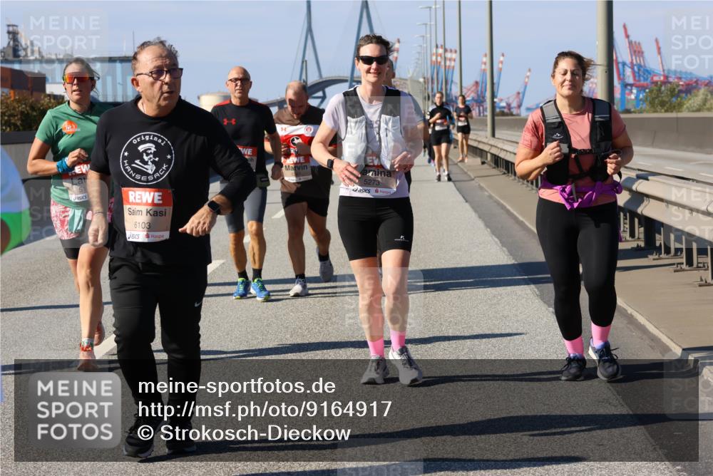 03.10.2025 - Köhlbrandbrückenlauf Strokosch-Dieckow http://msf.ph/oto/9164917 03.10.2025 13:11:56 Position 3 51, 6103, 5273 meine-sportfotos.de