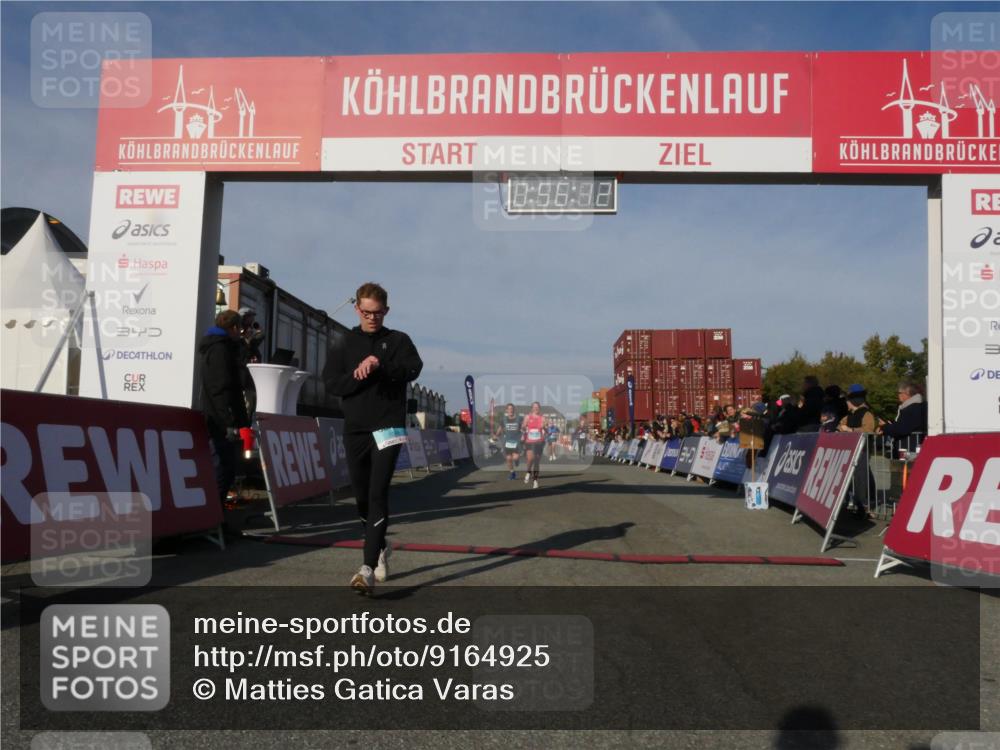 03.10.2025 - Köhlbrandbrückenlauf Matties Gatica Varas http://msf.ph/oto/9164925 03.10.2025 09:56:14 Ziel 1230, 3183, 3223, 3249, 3337, 3593, 3834 meine-sportfotos.de