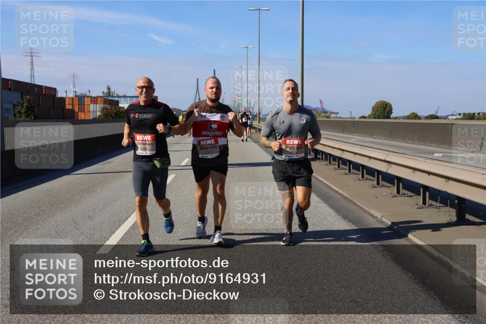 03.10.2025 - Köhlbrandbrückenlauf Strokosch-Dieckow http://msf.ph/oto/9164931 03.10.2025 13:12:00 Position 3 5246, 5247 meine-sportfotos.de