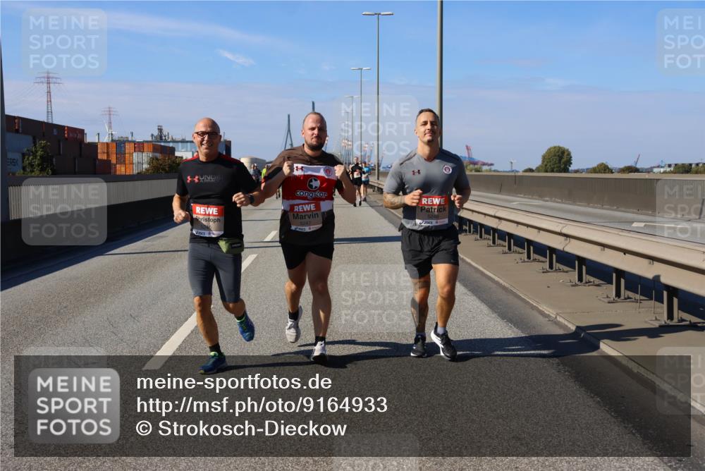 03.10.2025 - Köhlbrandbrückenlauf Strokosch-Dieckow http://msf.ph/oto/9164933 03.10.2025 13:12:00 Position 3 5247, 5248 meine-sportfotos.de