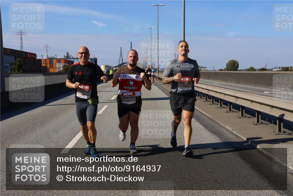 03.10.2025 - Köhlbrandbrückenlauf Strokosch-Dieckow http://msf.ph/oto/9164937 03.10.2025 13:12:00 Position 3 5246, 5247, 5248 meine-sportfotos.de