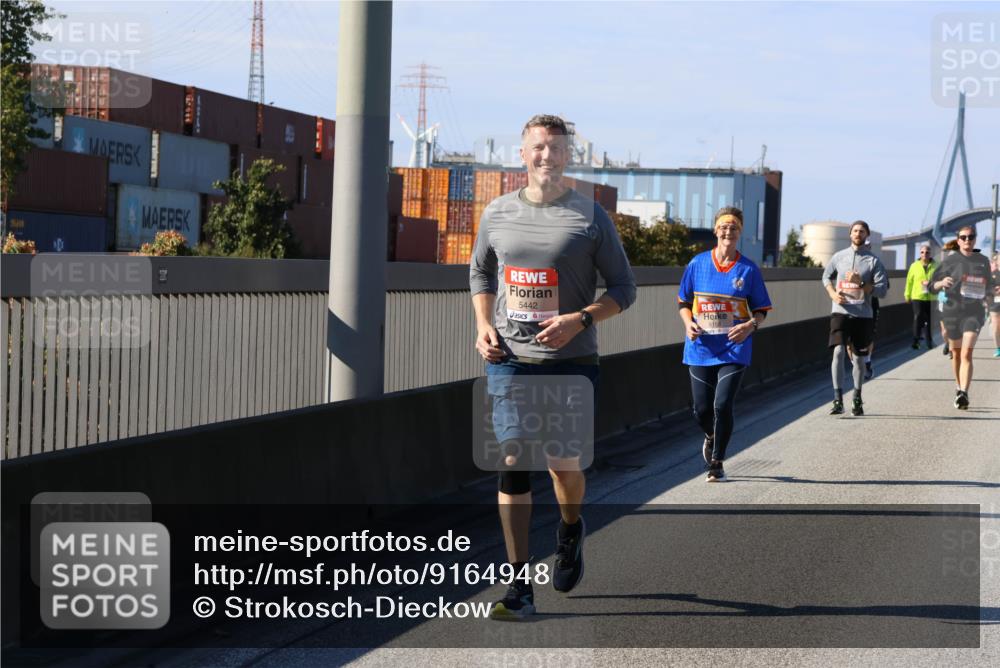 03.10.2025 - Köhlbrandbrückenlauf Strokosch-Dieckow http://msf.ph/oto/9164948 03.10.2025 13:12:06 Position 3 5442, 5158, 1 meine-sportfotos.de