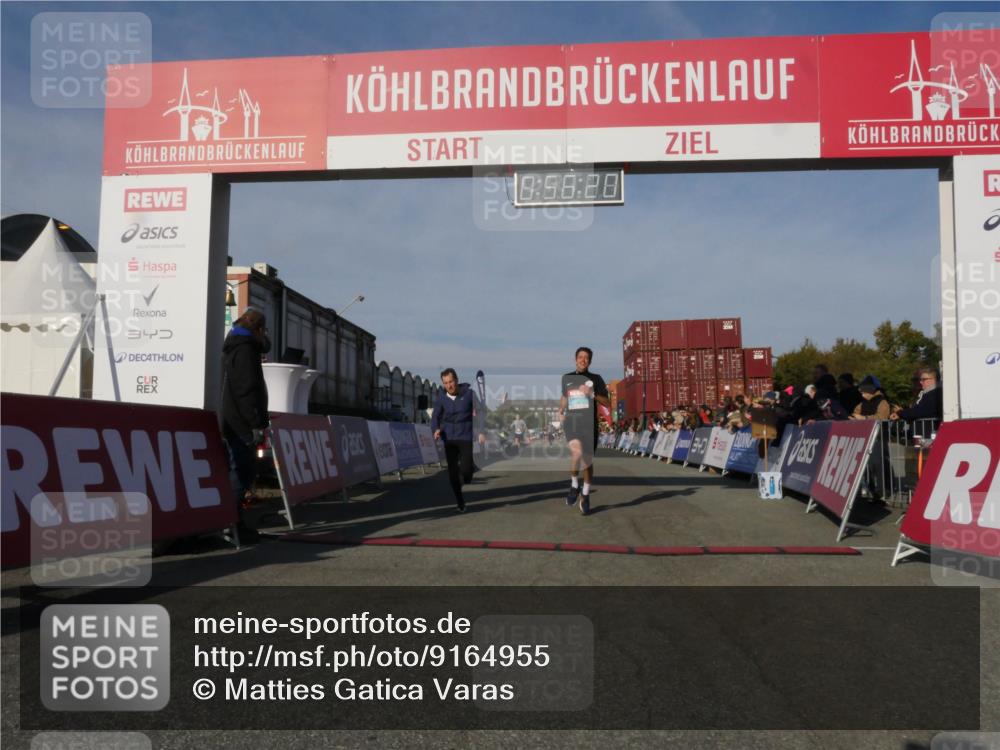 03.10.2025 - Köhlbrandbrückenlauf Matties Gatica Varas http://msf.ph/oto/9164955 03.10.2025 09:56:21 Ziel 1069, 3183, 3337 meine-sportfotos.de