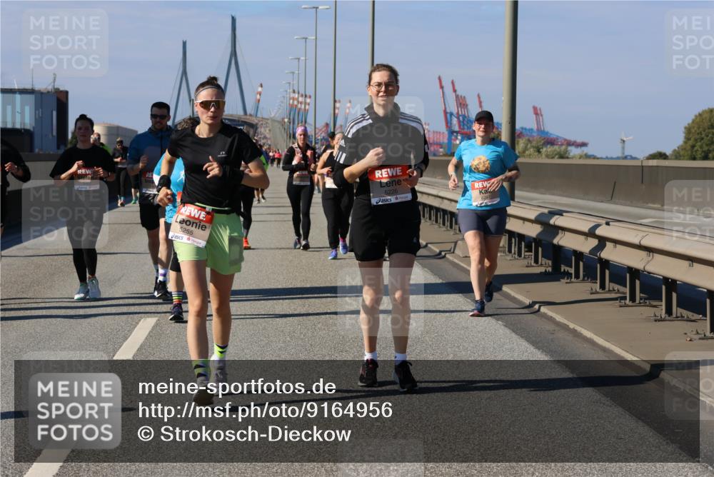03.10.2025 - Köhlbrandbrückenlauf Strokosch-Dieckow http://msf.ph/oto/9164956 03.10.2025 13:12:10 Position 3 5255, 5226, 6297 meine-sportfotos.de