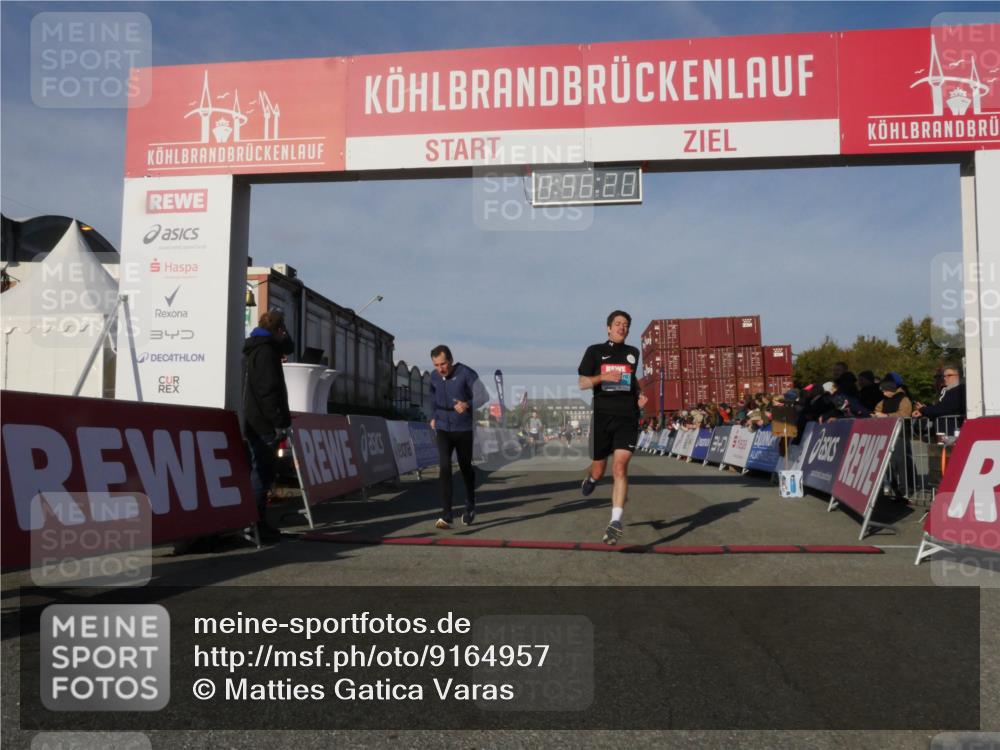 03.10.2025 - Köhlbrandbrückenlauf Matties Gatica Varas http://msf.ph/oto/9164957 03.10.2025 09:56:22 Ziel 1069, 3183, 3337 meine-sportfotos.de