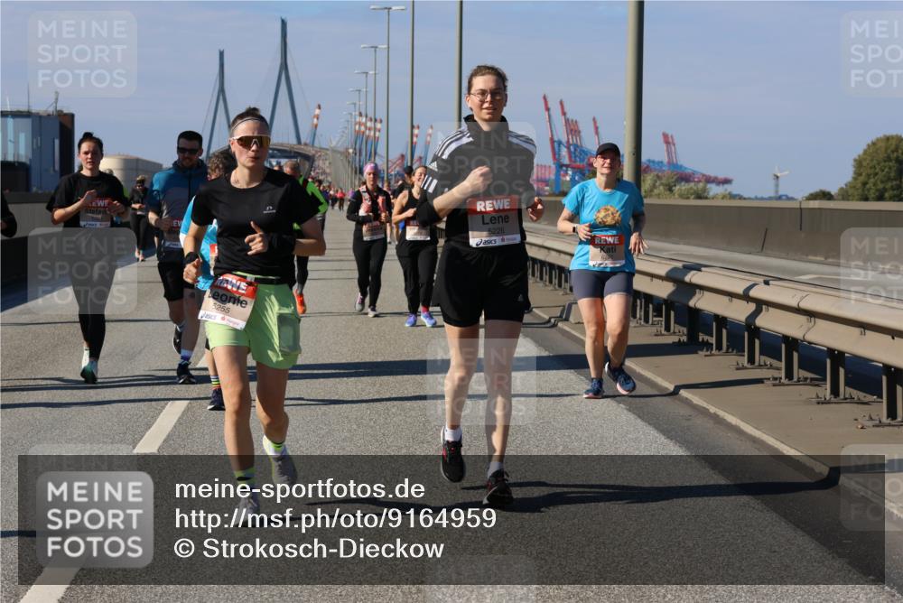 03.10.2025 - Köhlbrandbrückenlauf Strokosch-Dieckow http://msf.ph/oto/9164959 03.10.2025 13:12:10 Position 3 5255, 5226, 6297 meine-sportfotos.de
