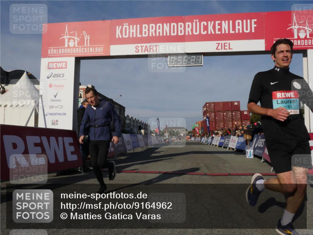 03.10.2025 - Köhlbrandbrückenlauf Matties Gatica Varas http://msf.ph/oto/9164962 03.10.2025 09:56:23 Ziel 1069, 3354 meine-sportfotos.de